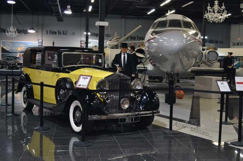 JetStar jadi etalase dalam museum James Bond.