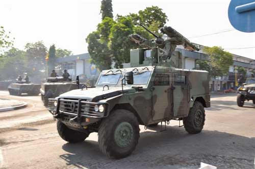 Sherpa Arhanud TNI AD dengan rudal Mistral pada HUT TNI 2014.