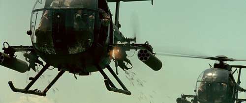 MH-6 Little Bird di film Black Hawk Down ikut andil bagian. M134D disematkan dalam platform pod.