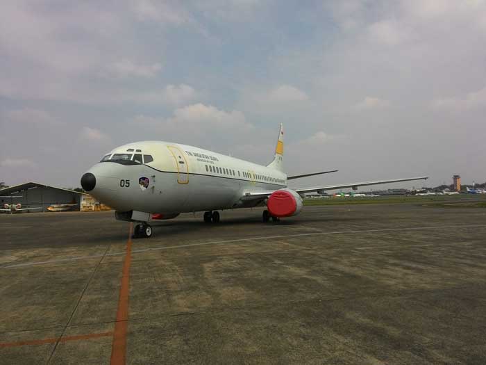 Boeing 737-400 A-7305 TNI AU.